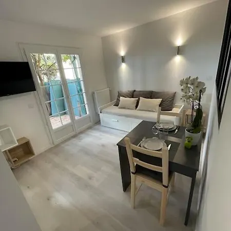T2, Proche Plage, Rez De Jardin, Piscine, Parking Апартаменти Антіб