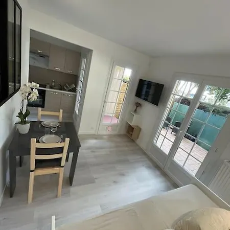 T2, Proche Plage, Rez De Jardin, Piscine, Parking Апартаменти *